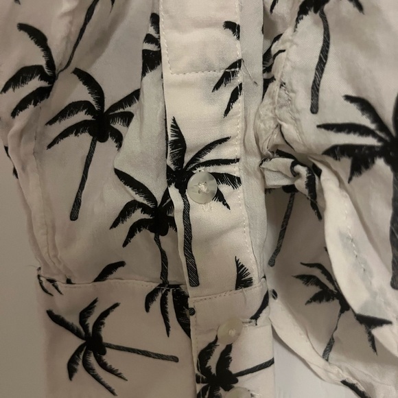 American Eagle Palm Trees Button Down Shirt in Black and White - Picture 5 of 10